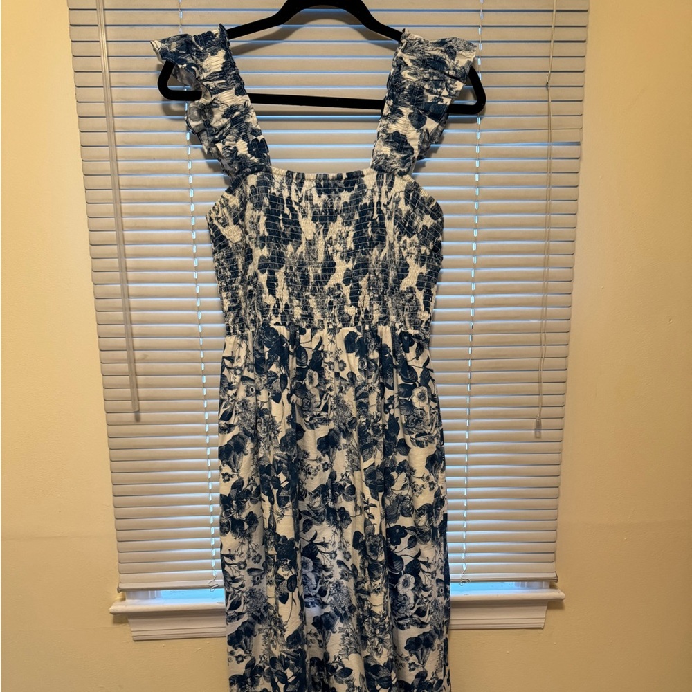 Elegant Blue and White Floral Midi Dress